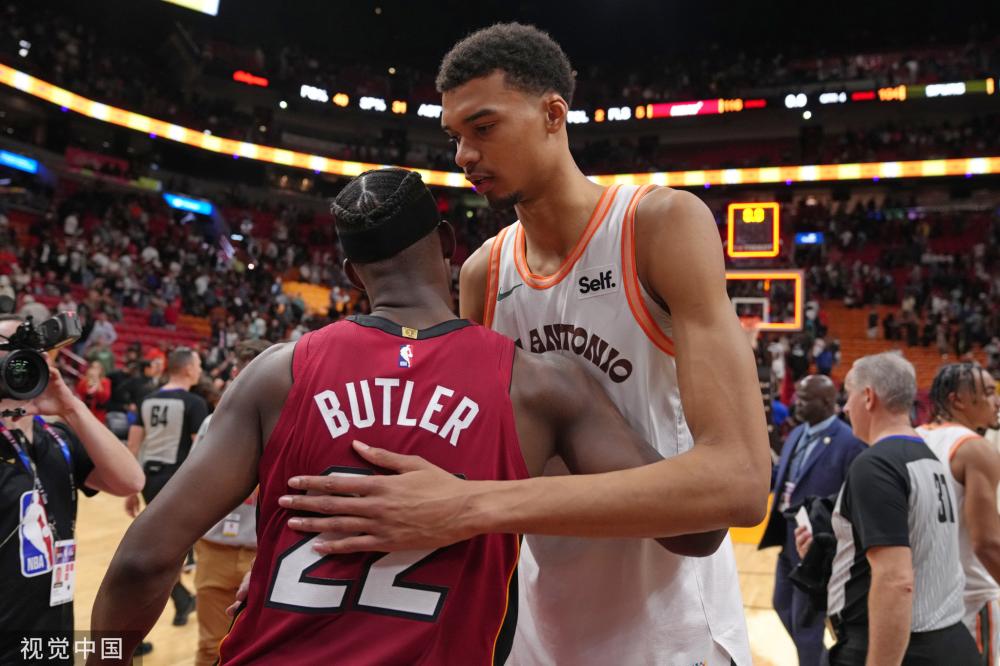 伦纳德一直 伦纳德一直